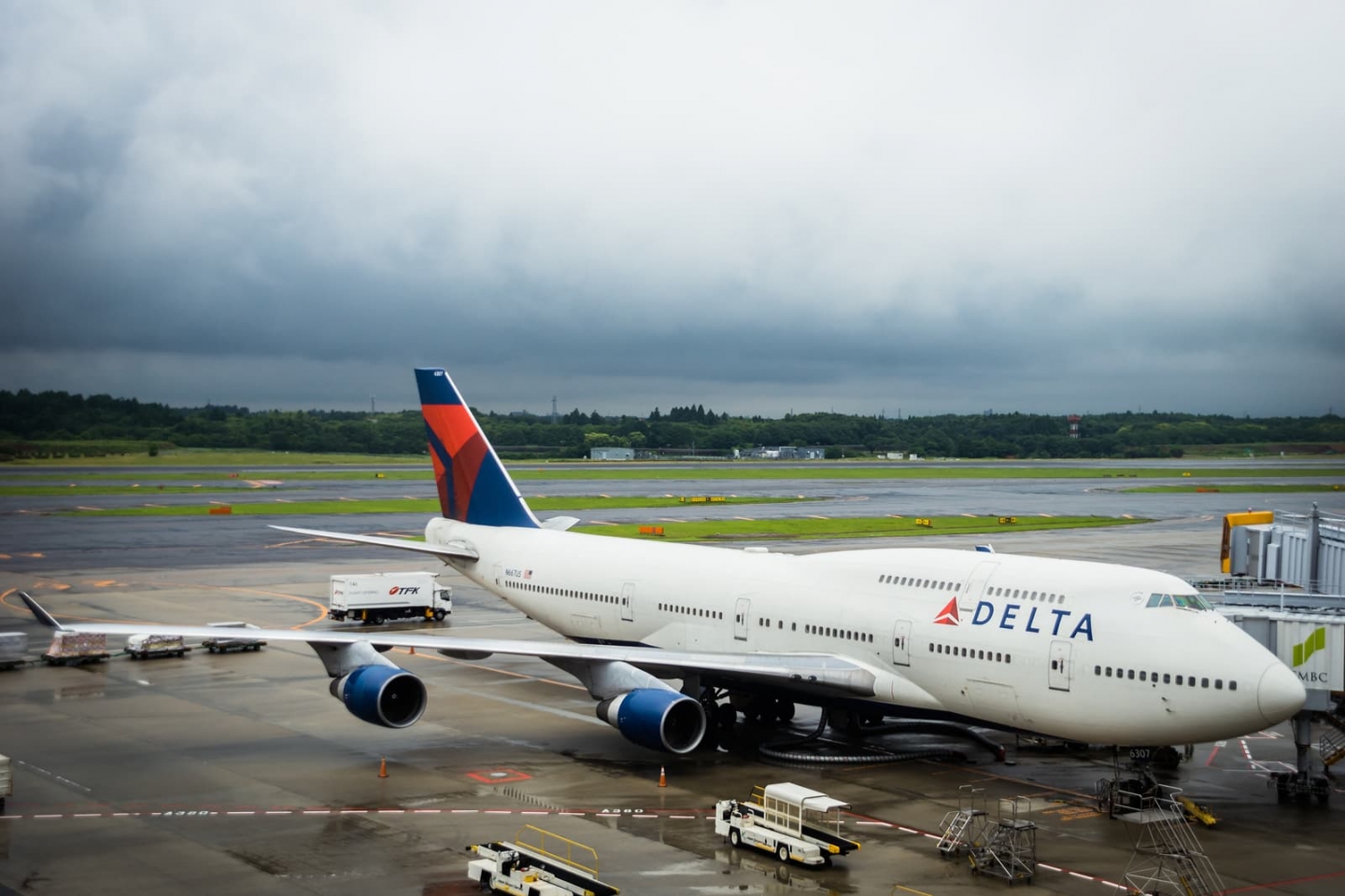 How Delta, Halfords and Sephora Put Customer Experience First, Online and Off
