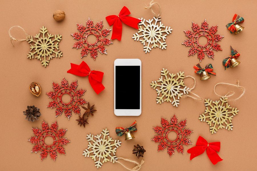 sailthru-holiday-mobile-shopping